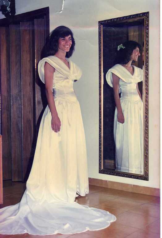 MOMENTOS BY GBTRAVEL - Origen del vestido de novia, colores y su significado
